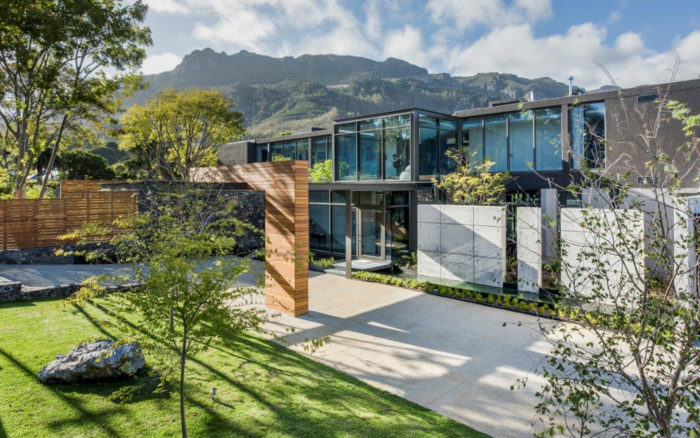 Modern Elegance Takes Flight | SimpleTech Solutions Portfolio