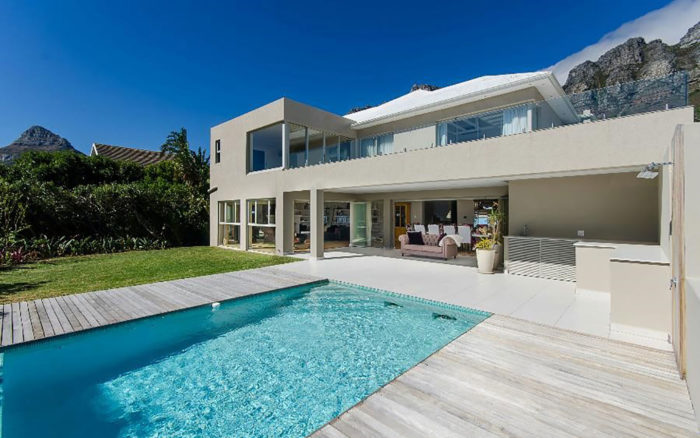 Timeless Luxury in Architectural Splendor | SimpleTech